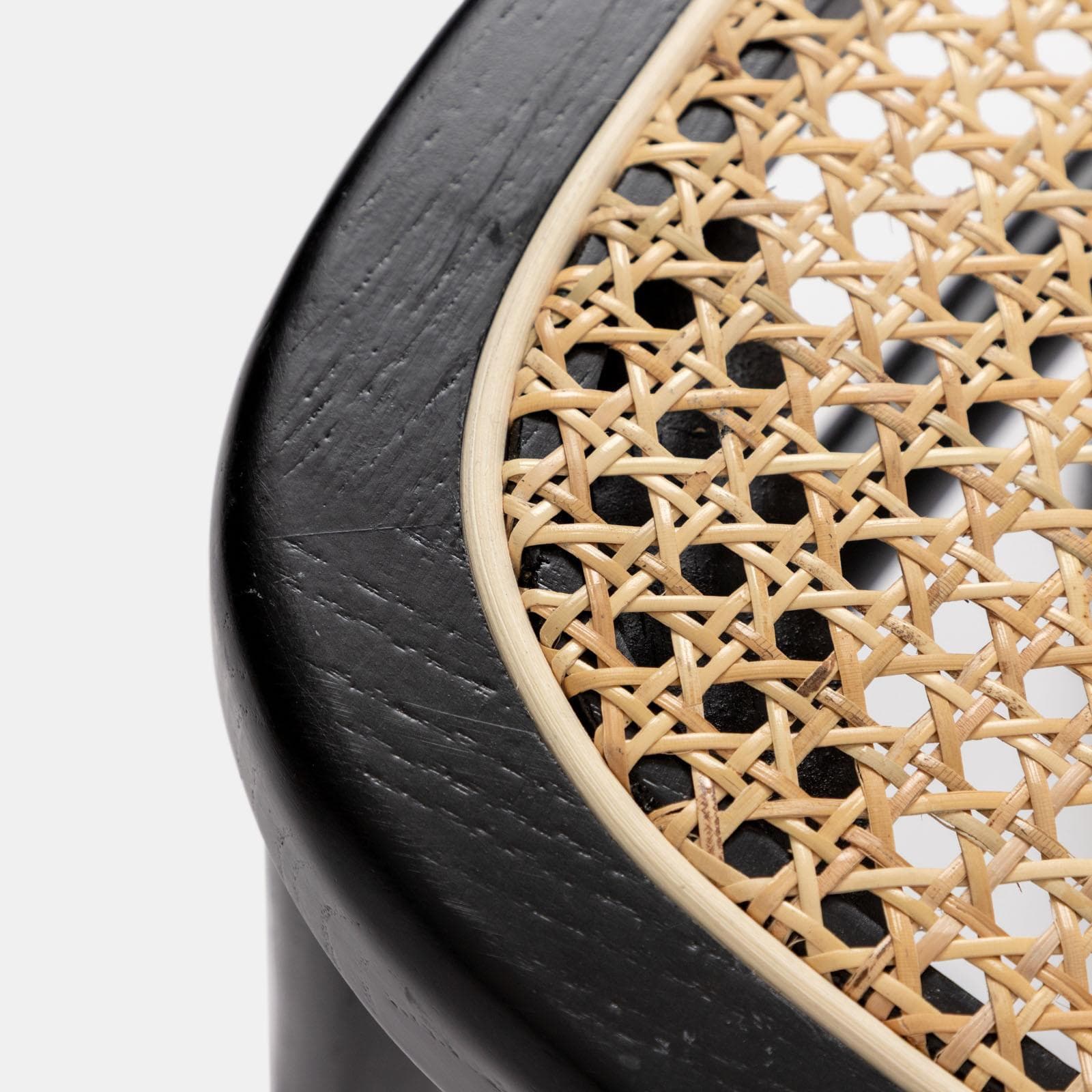 Sedia in legno di olmo nero con seduta e schienale in rattan - Kerim