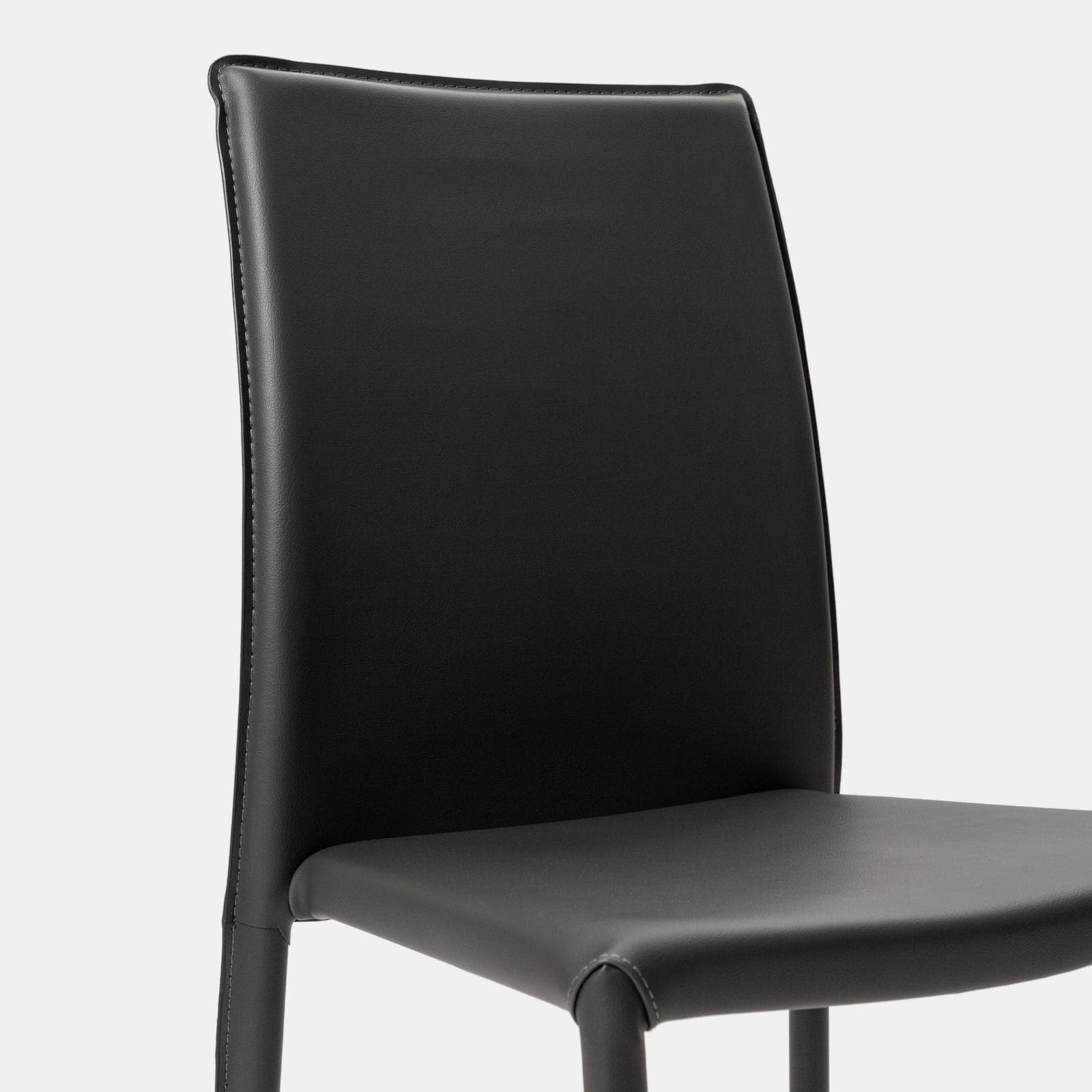 Sedia in similpelle antracite con gambe in metallo rivestite - Manfredi