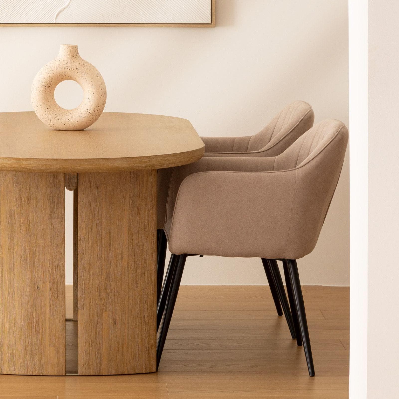 Set 2 poltrone in tessuto beige con gambe in acciaio nero - Viki