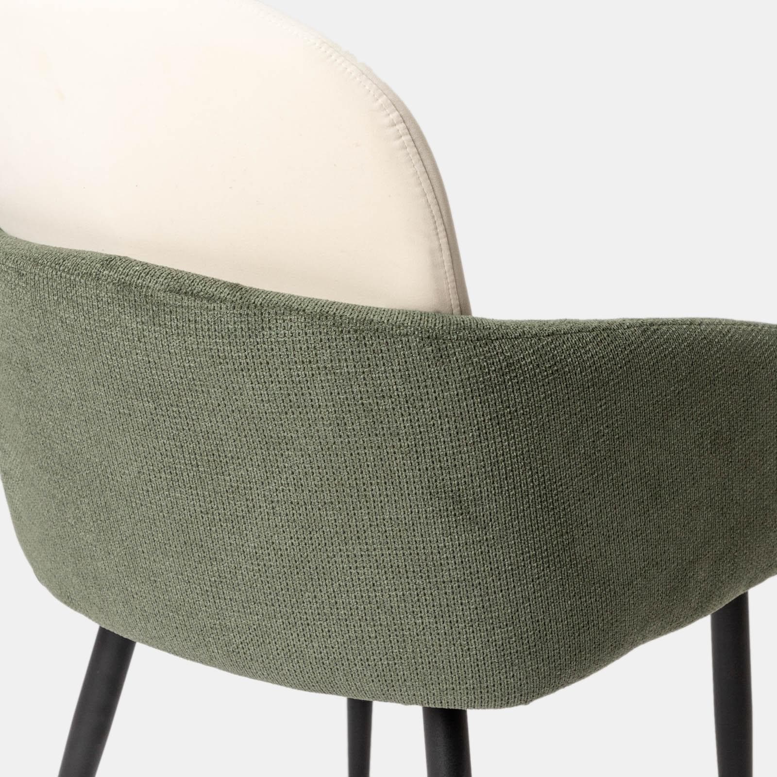 Set 2 poltrone in velluto beige con braccioli e schienale in tessuto verde e gambe in metallo nero - Shayla