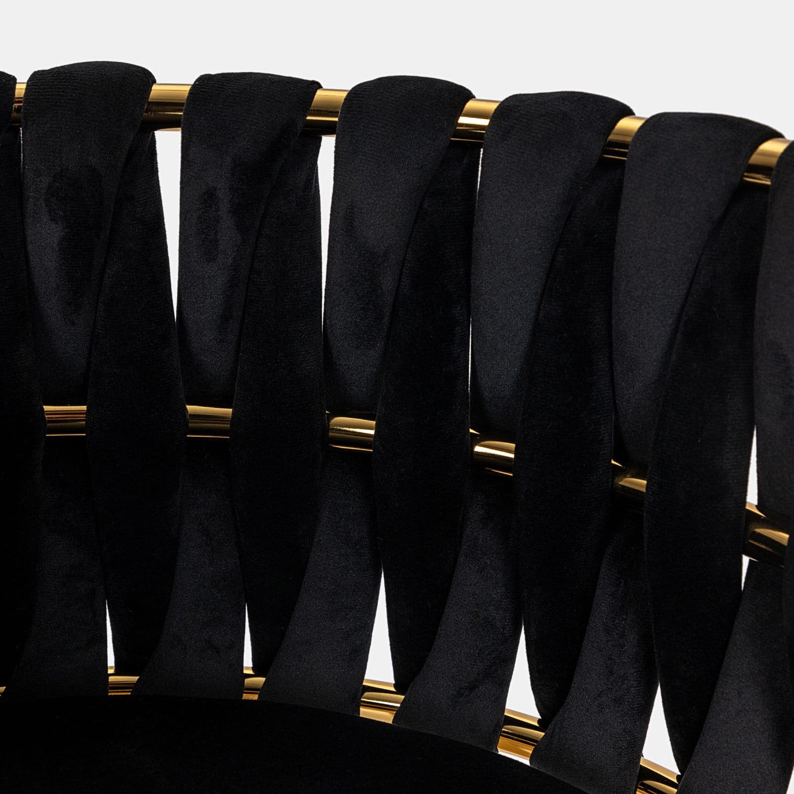 Set 2 poltrone in velluto nero con schienale intrecciato e gambe oro - Claranella