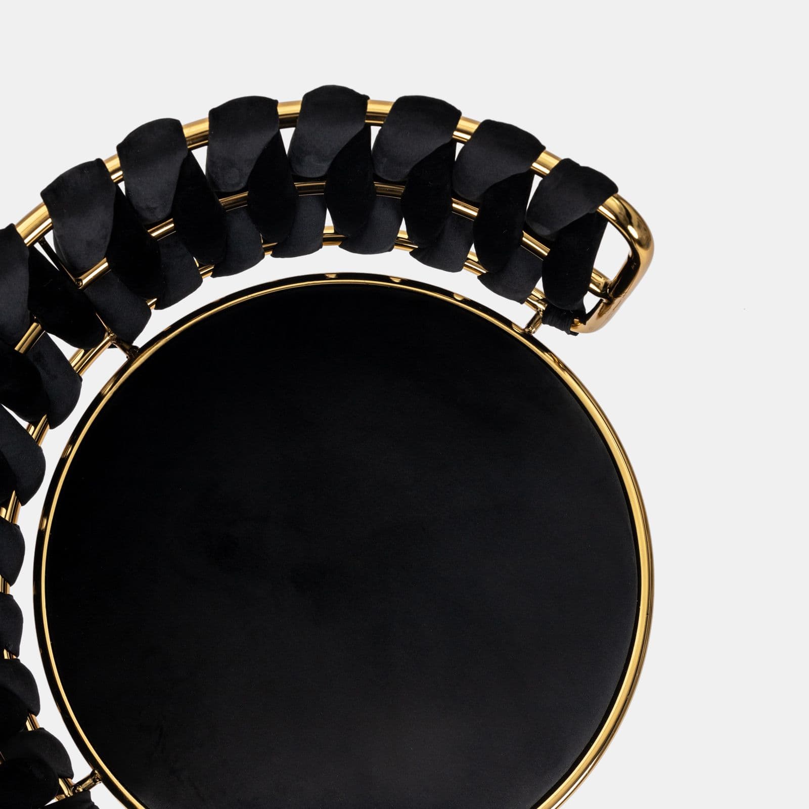 Set 2 poltrone in velluto nero con schienale intrecciato e gambe oro - Claranella