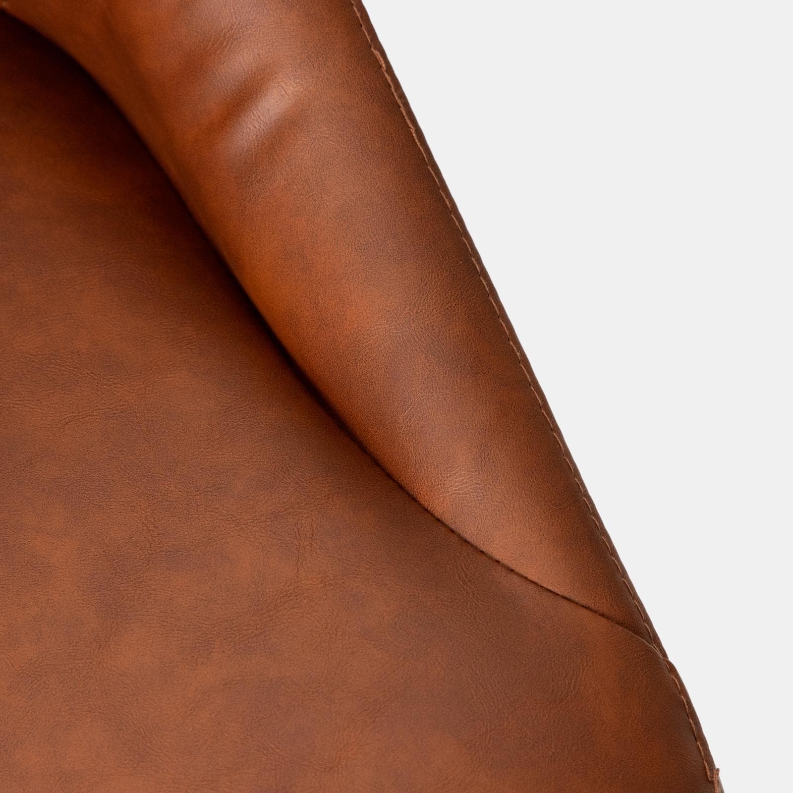 Set 2 sedie in similpelle cognac con gambe in metallo nero - Majy
