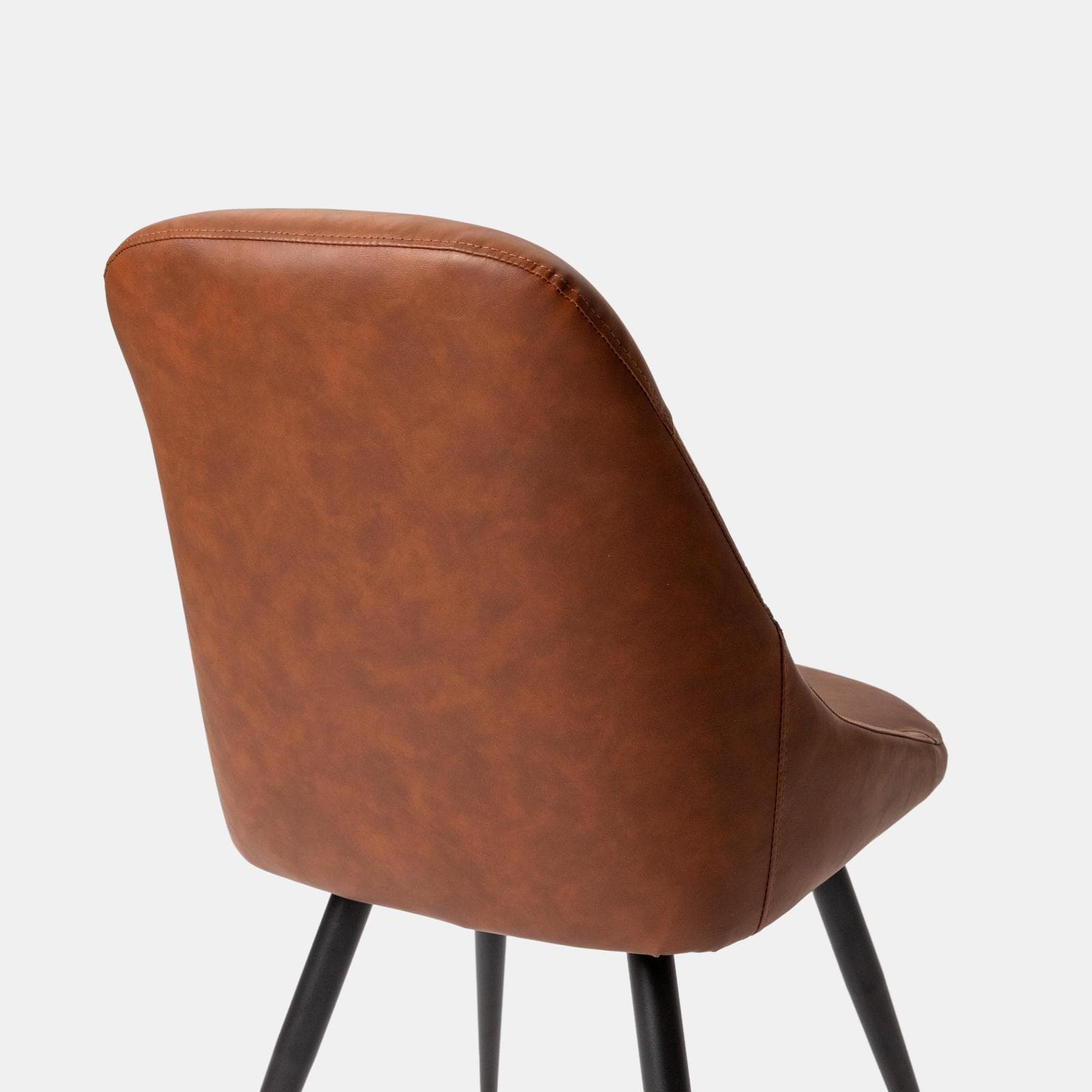 Set 2 sedie in similpelle cognac con gambe in metallo nero - Majy