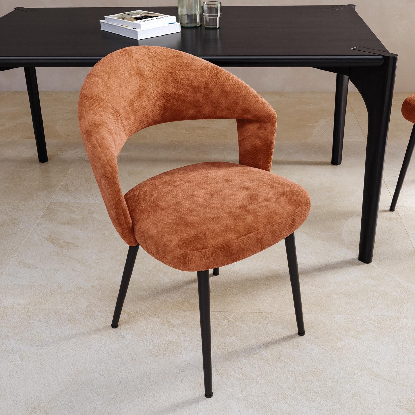 Set 2 sedie in tessuto ruggine con gambe in metallo nero - Calista