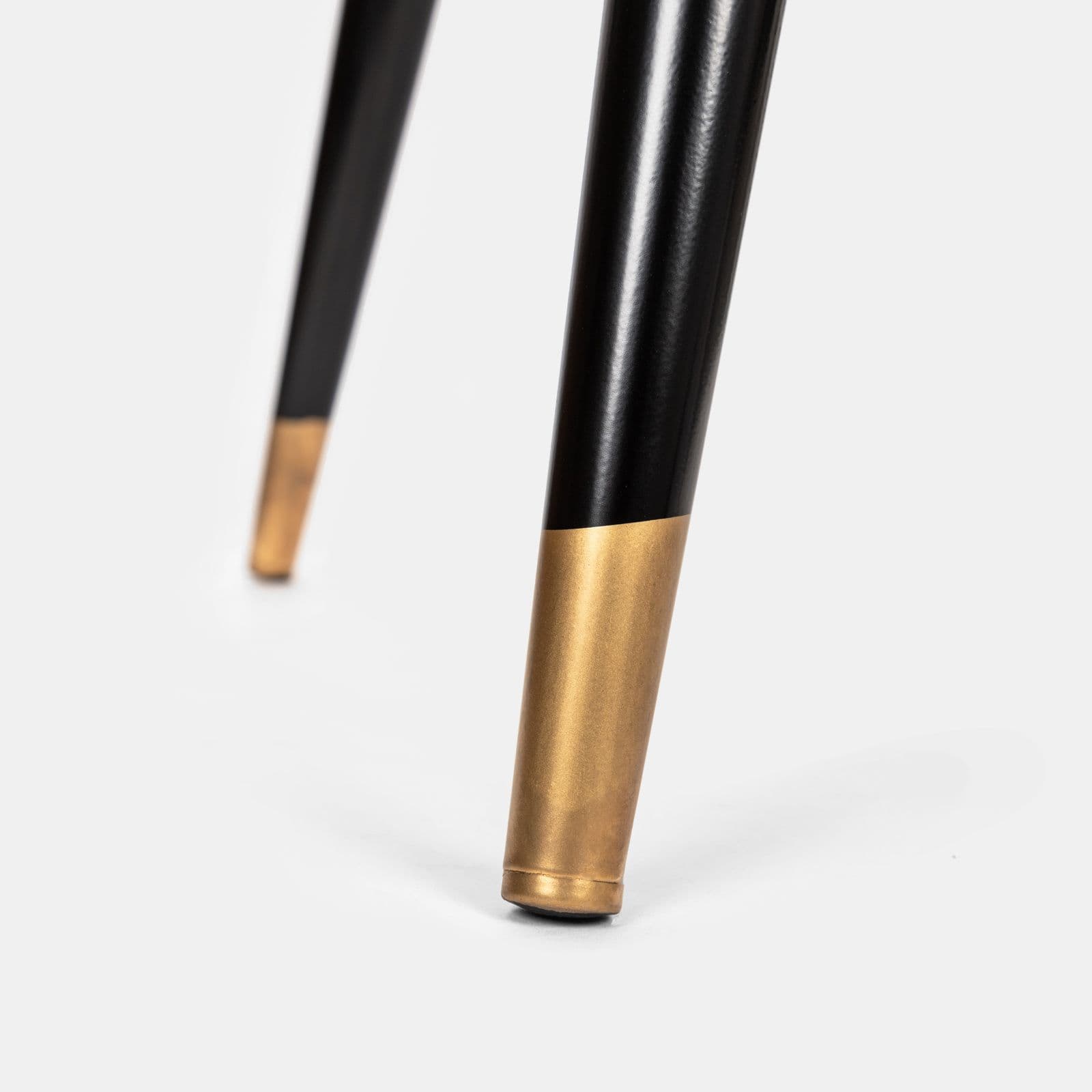 Set 2 sedie in tessuto tortora con gambe nere e oro - Genny