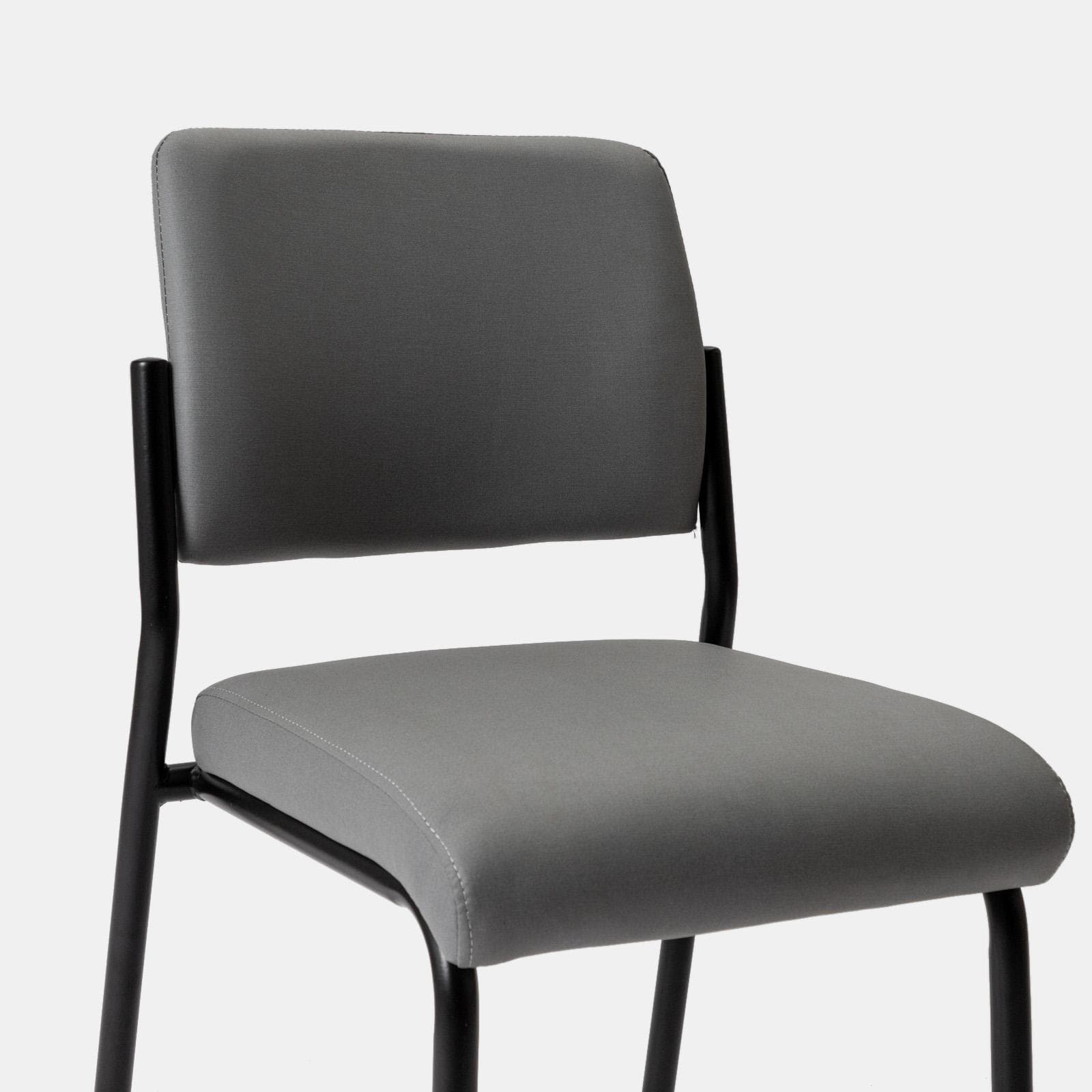 Set 4 sedie da ufficio imbottite in tessuto grigio e gambe in metallo nero - Gomez