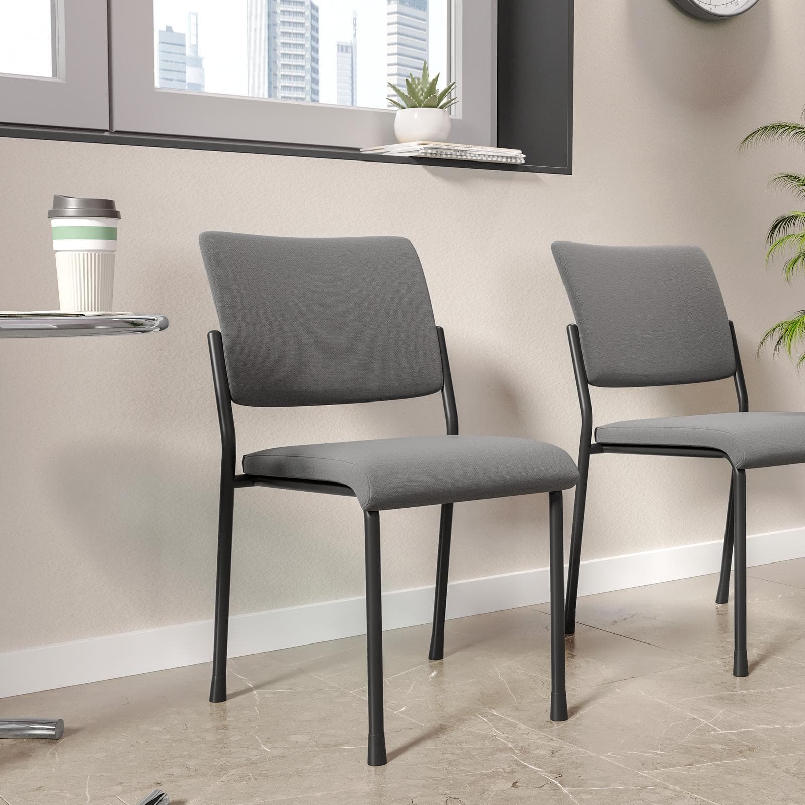 Set 4 sedie da ufficio imbottite in tessuto grigio e gambe in metallo nero - Gomez
