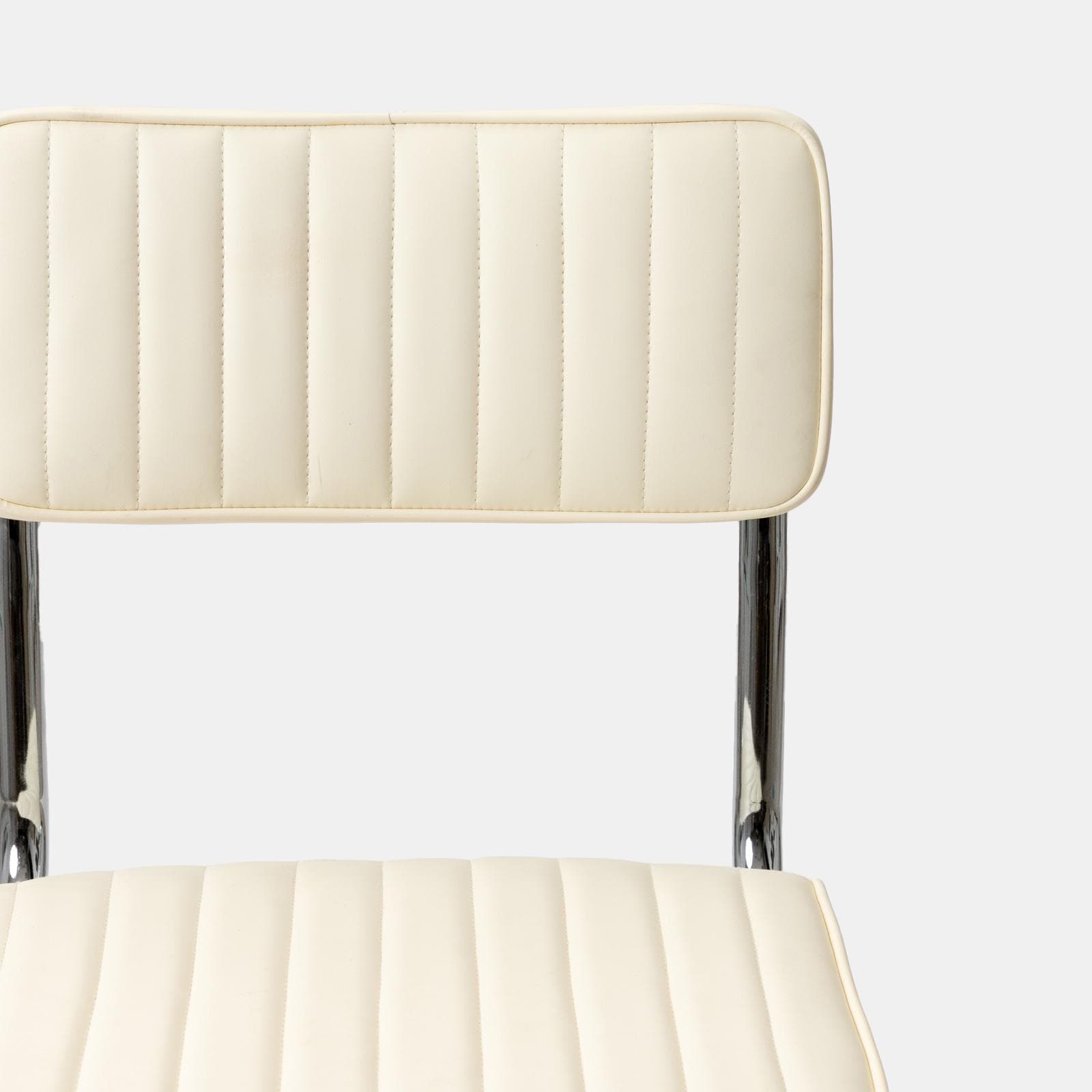Set 4 sedie in similpelle crema con struttura in metallo cromo - Bridget