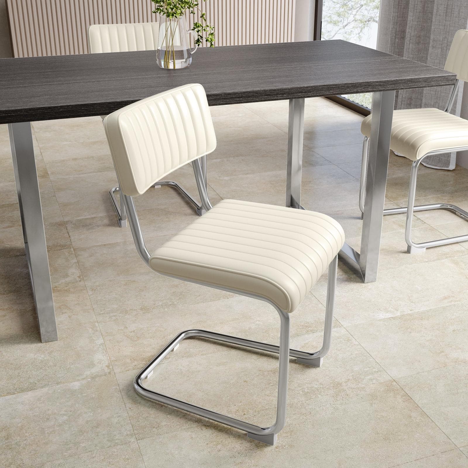 Set 4 sedie in similpelle crema con struttura in metallo cromo - Bridget