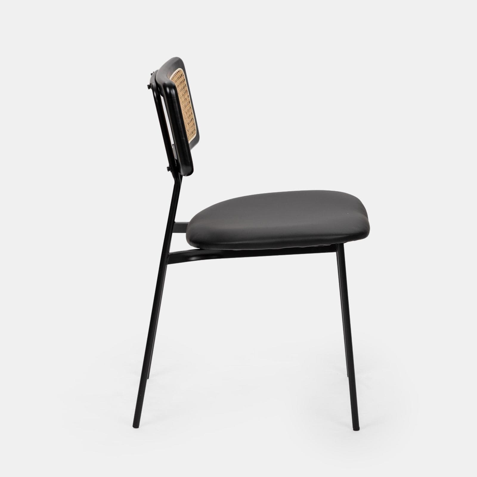 Set 4 sedie in similpelle nera con schienale in rattan e gambe in metallo - Amira