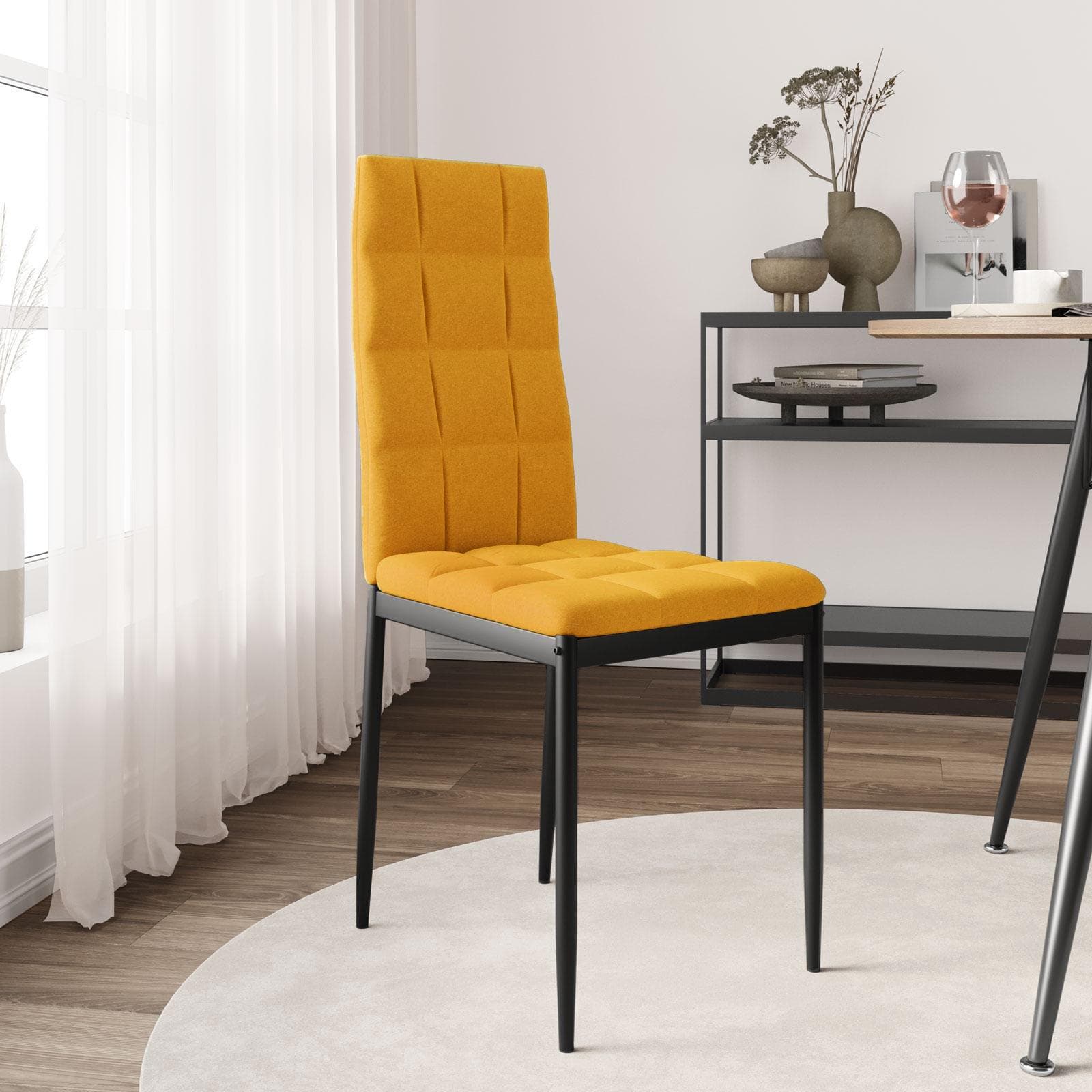 Set 4 sedie in tessuto giallo con gambe in metallo nere - Sworty