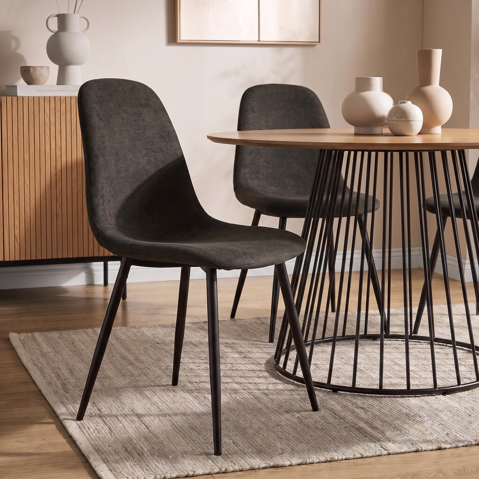 Set 4 sedie in tessuto nero con gambe in metallo - Finesse