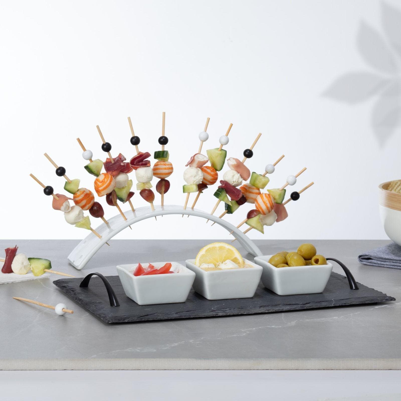 Set 5 accessori per aperitivo in ceramica con vassoio in ardesia e arco