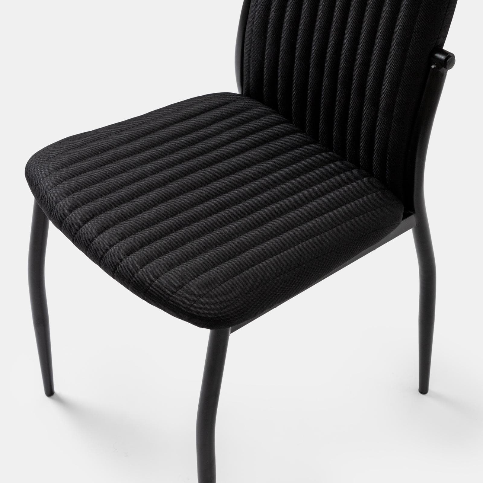 Set 6 sedie in tessuto nero con gambe in metallo nero - Berget