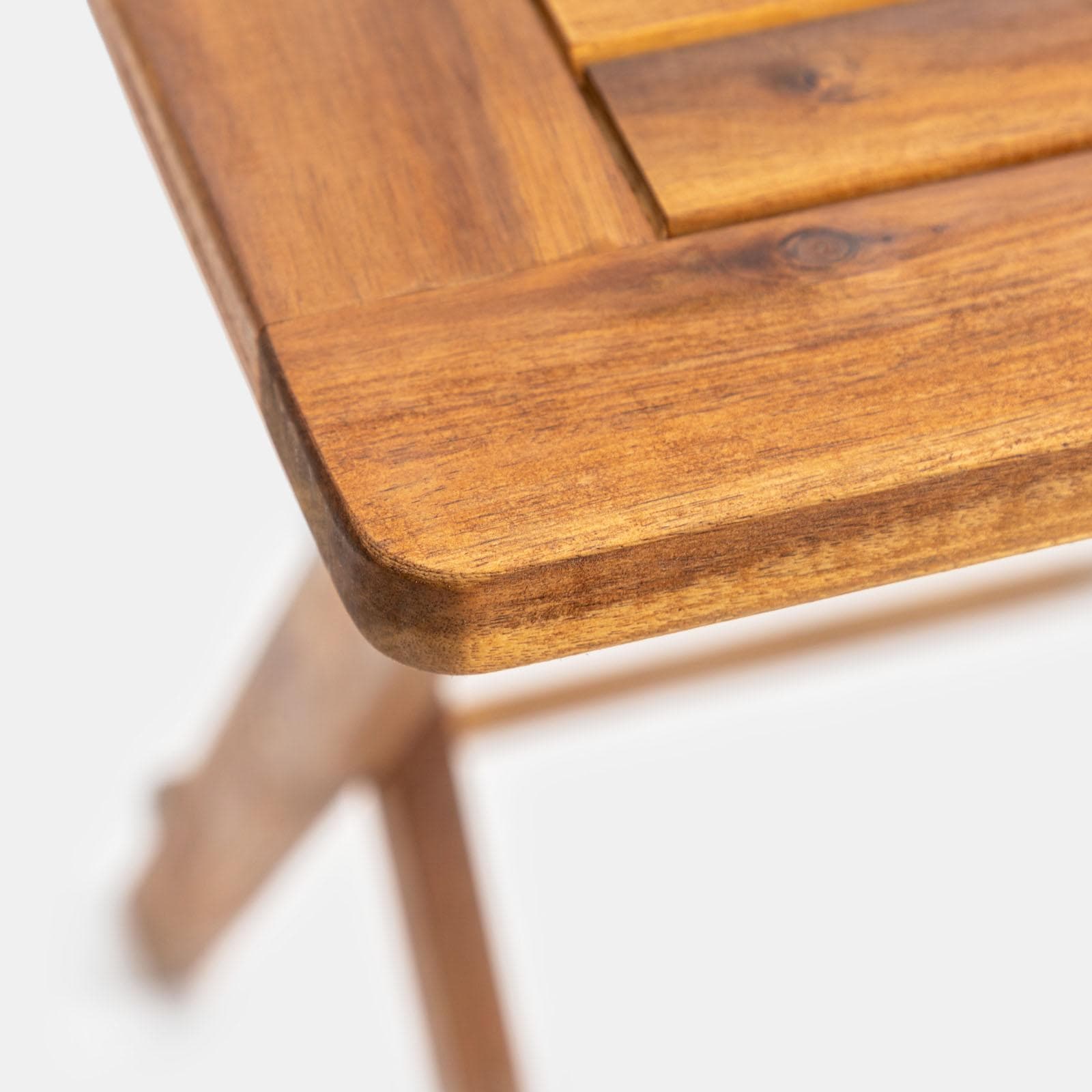 Set bistrot tavolo pieghevole 70x70 cm e 2 sedie pieghevoli con braccioli in legno di acacia e corda tortora - Yadira