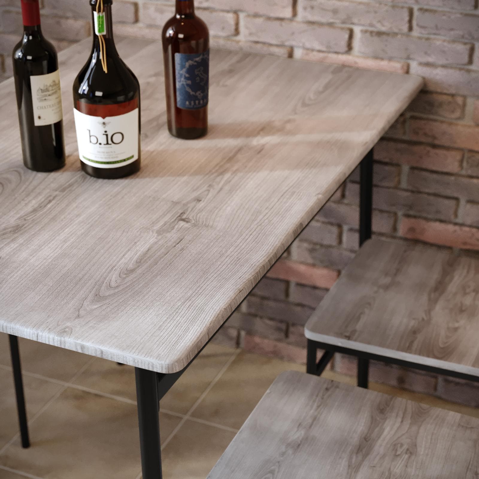 Set pranzo 110x70 cm top effetto rovere chiaro e gambe in acciaio nero con 4 sedie - Hammet