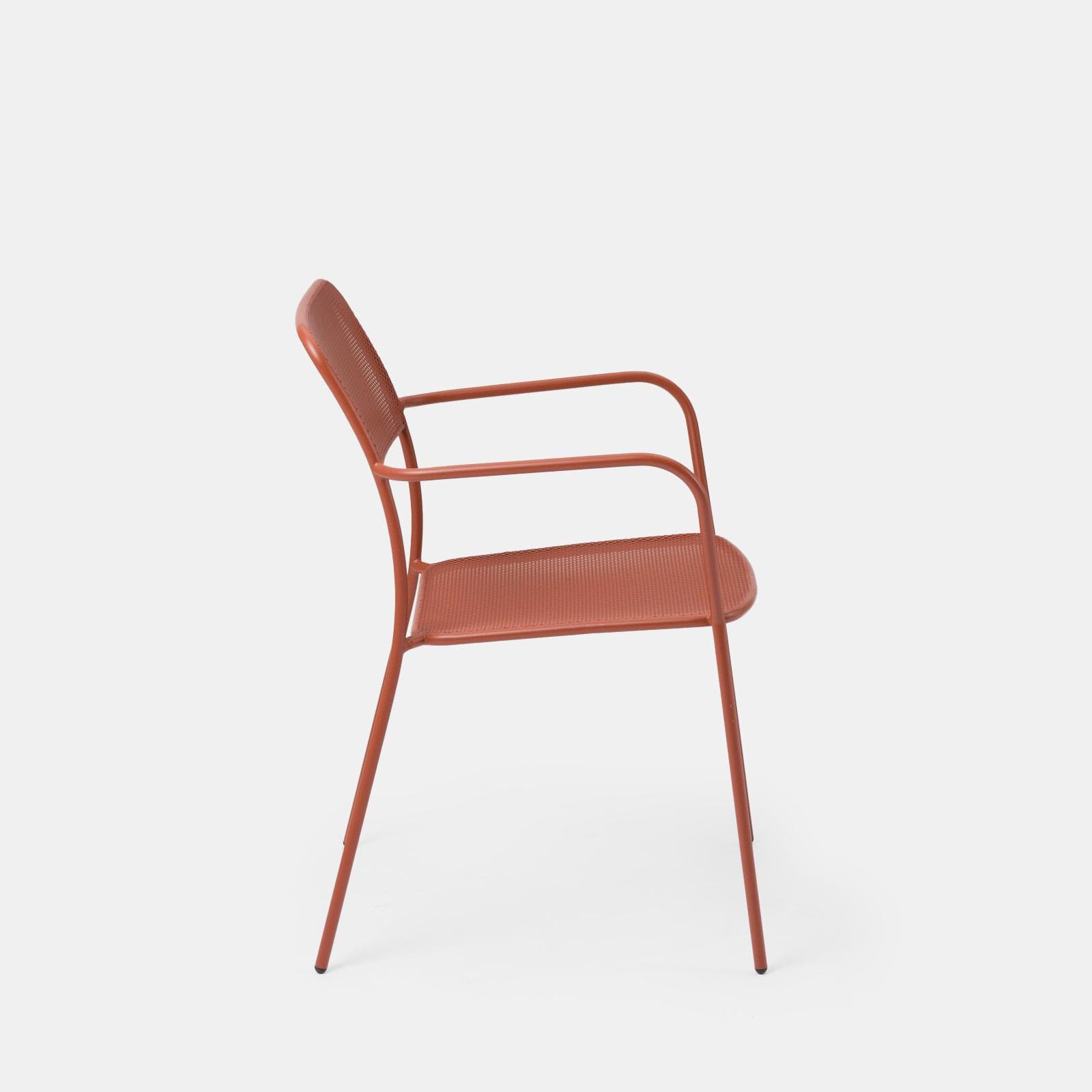 Set pranzo con tavolo 150x80 cm e 4 sedie con braccioli in acciaio terracotta - Faber