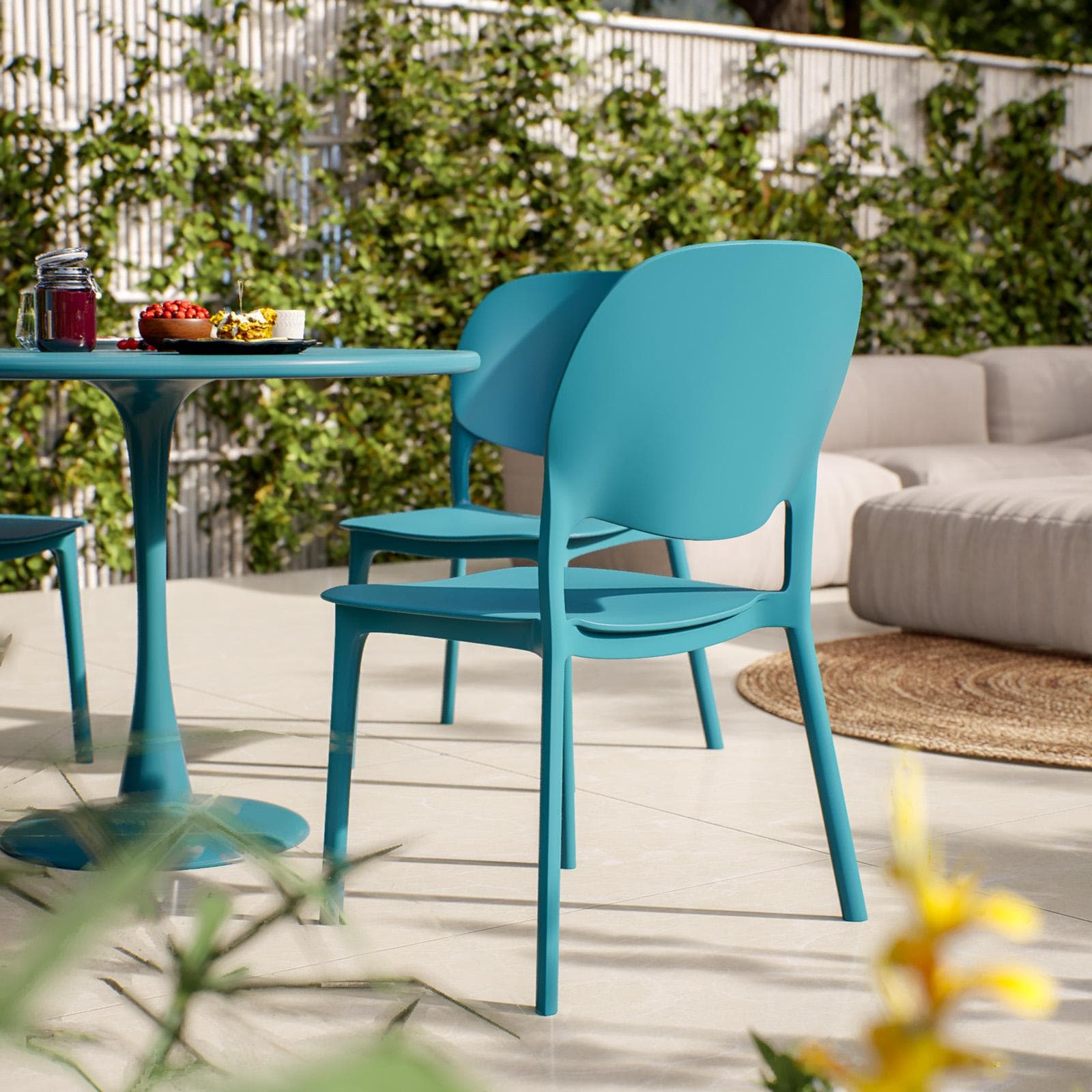 Set pranzo tavolo rotondo 100 cm e 4 sedie impilabili in polipropilene blu maldive - Tulipano