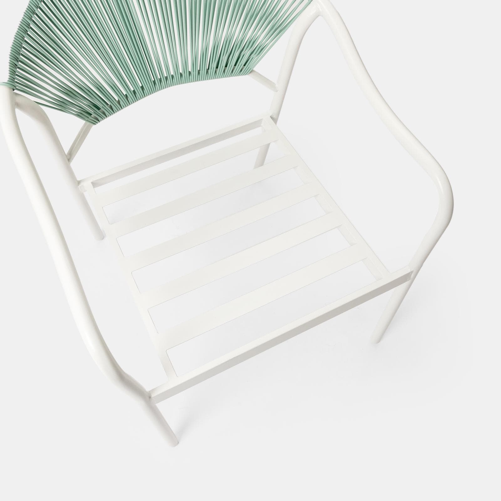 Set pranzo tavolo 150x90 cm top effetto legno e 4 sedie con braccioli in acciaio bianco e corda verde tiffany - Chrysler