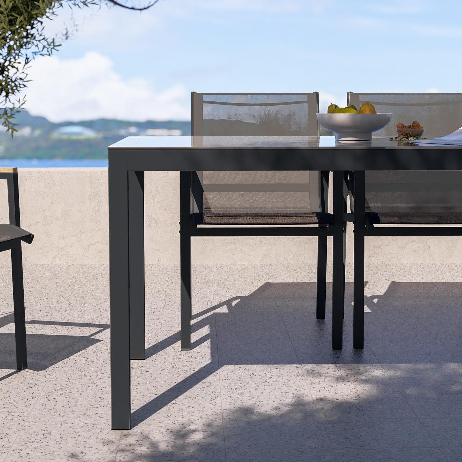 Set pranzo tavolo 150x90 cm top vetro temperato e 6 sedie con braccioli in acciaio grigio - Tamika