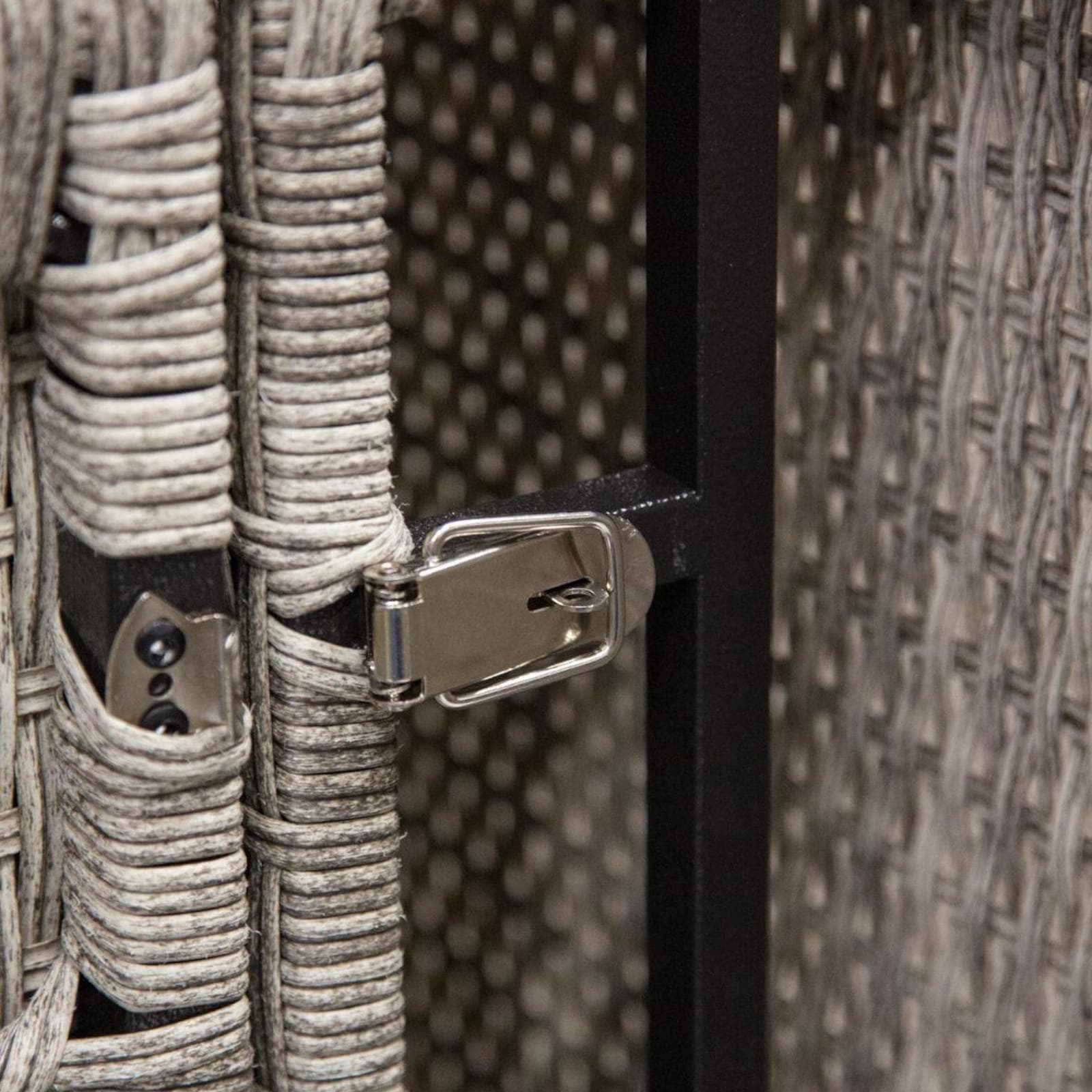 Set relax con divano 2 poltrone e tavolino in polyrattan grigio con cuscini - Zaltana