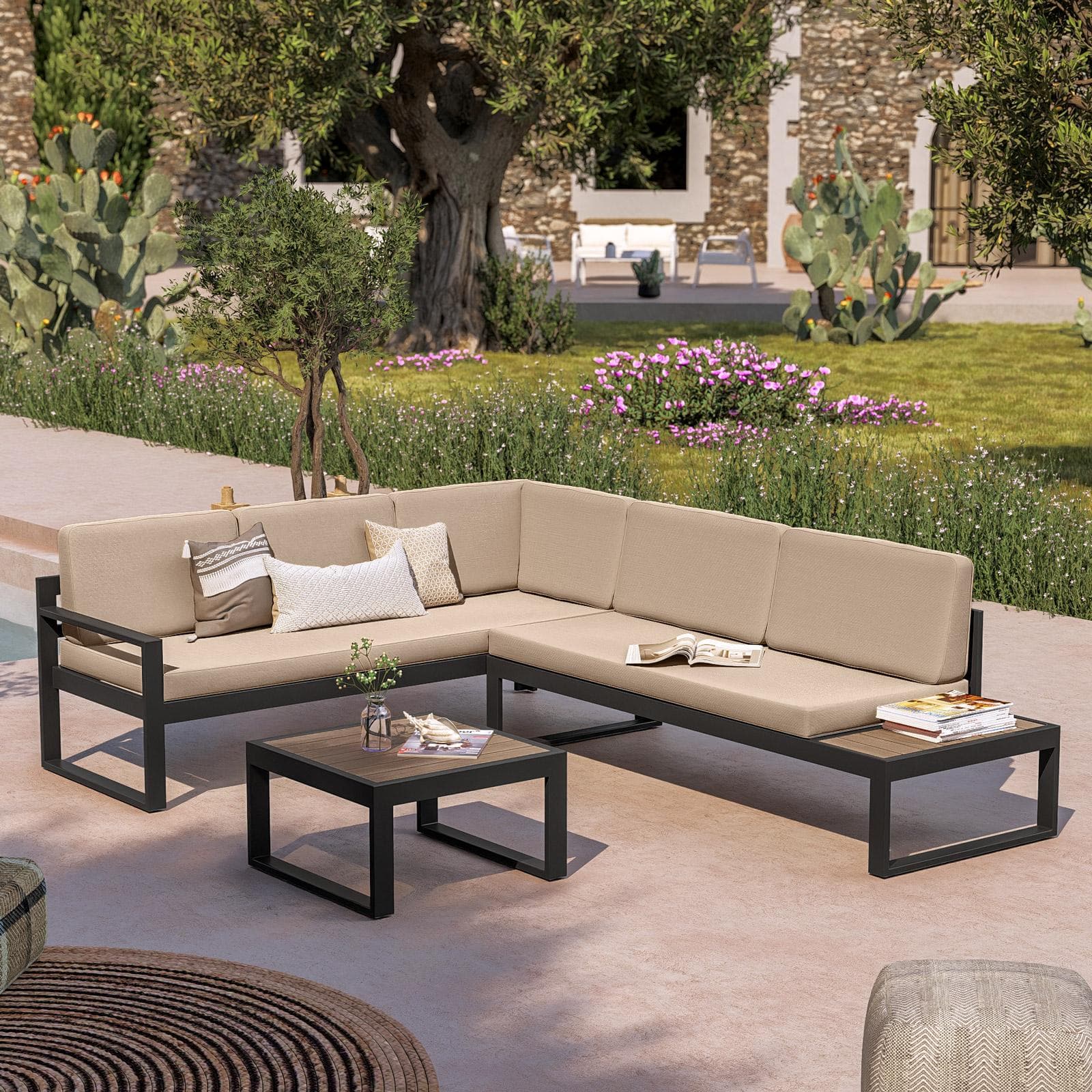 Set relax con divano angolare e tavolino in alluminio antracite con cuscini ecrù - Kavos