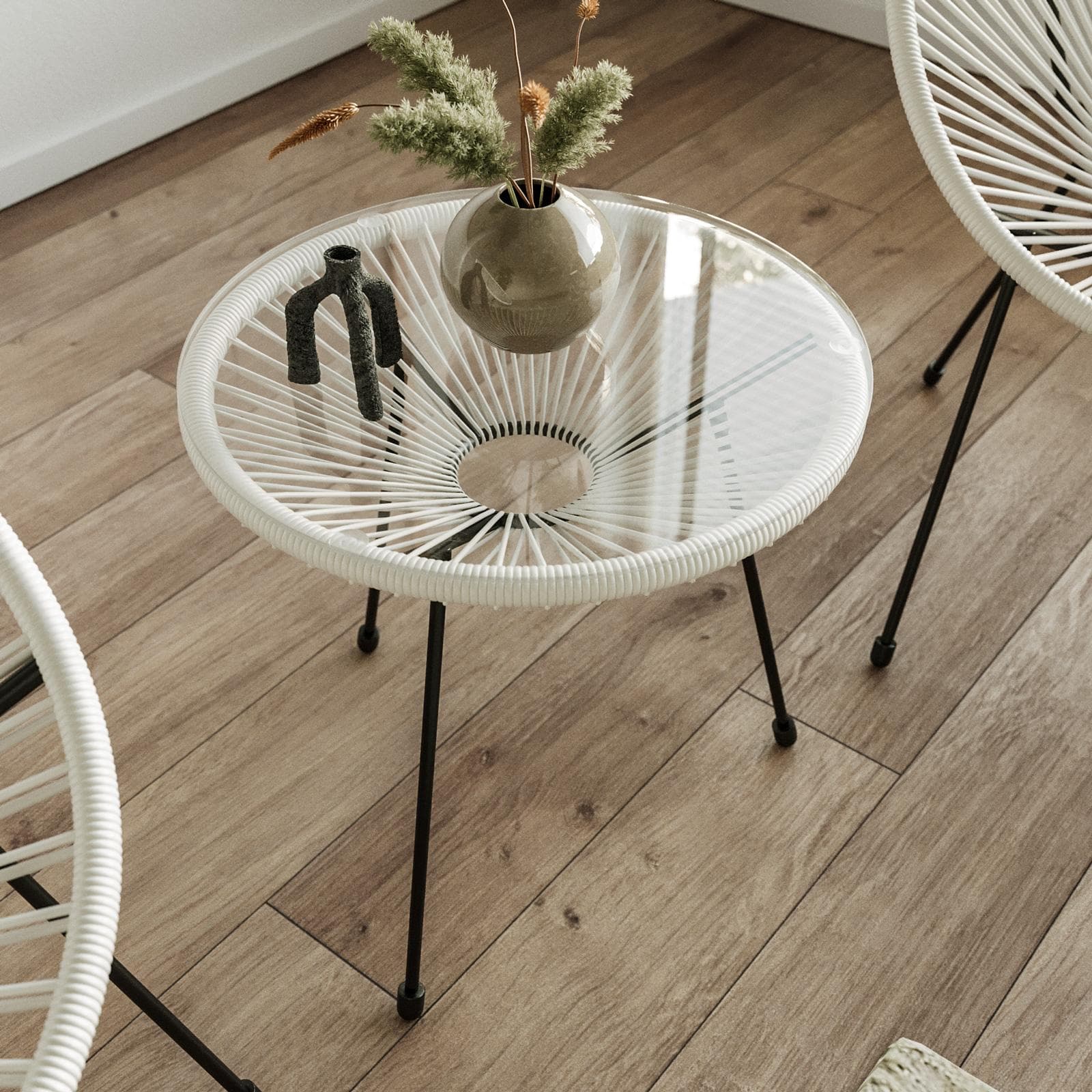 Set relax da salotto con 2 poltrone e tavolino rotondo 50 cm in acciaio e corda bianco - Kalimba