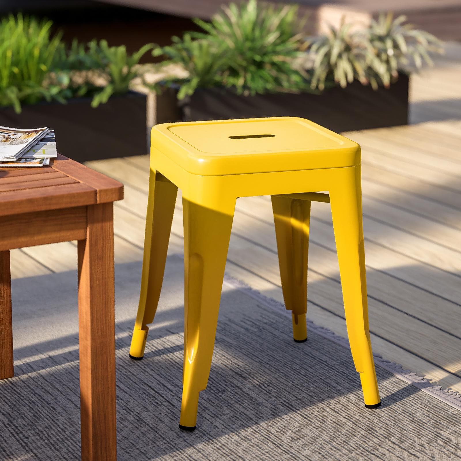 Sgabello basso da giardino in metallo giallo - Farley