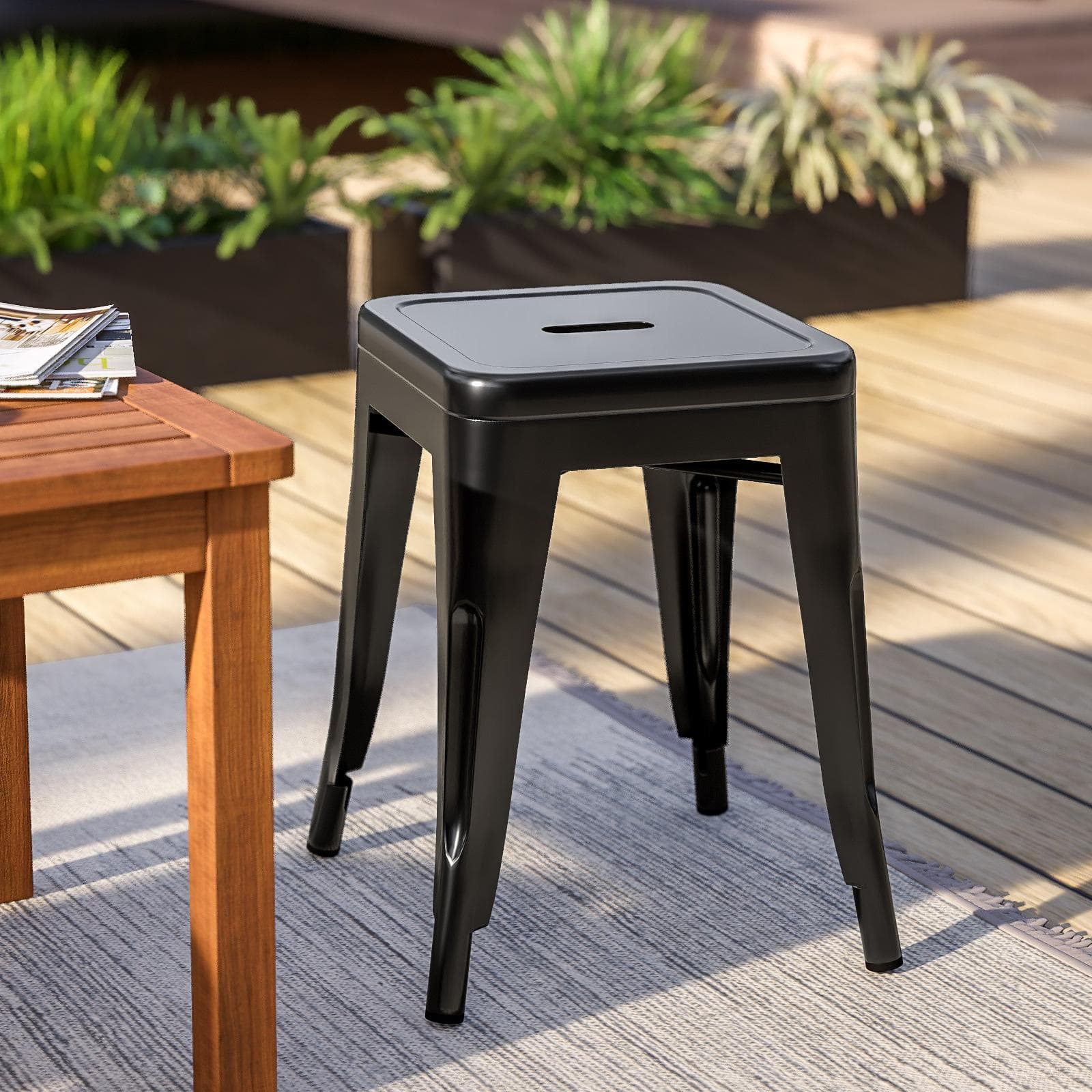 Sgabello basso da giardino in metallo nero - Farley
