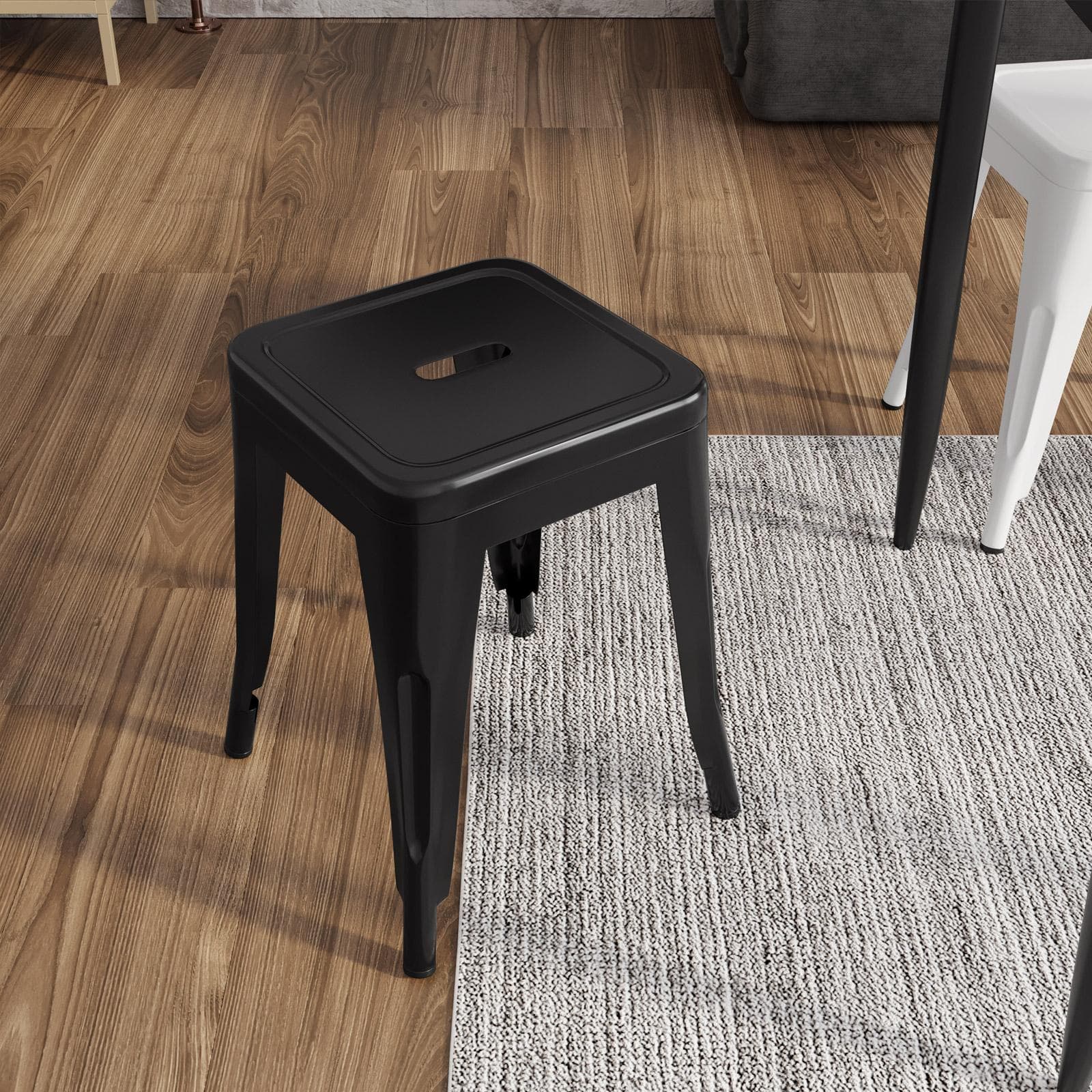 Sgabello basso impilabile in metallo nero stile industrial - Farley
