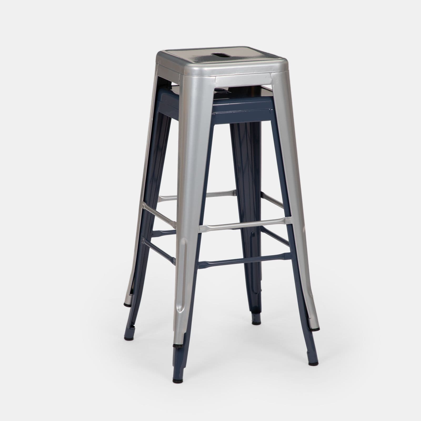Sgabello da giardino impilabile stile industrial in metallo grigio - Farley