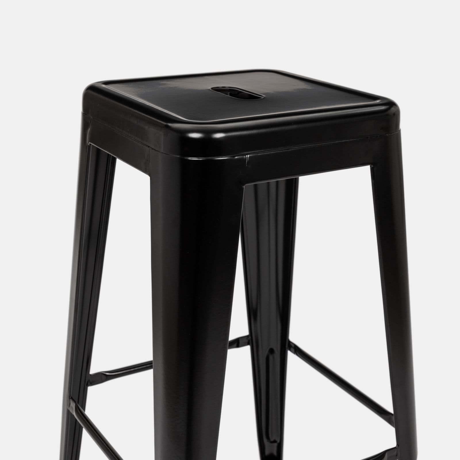 Sgabello da giardino impilabile stile industrial in metallo nero - Farley