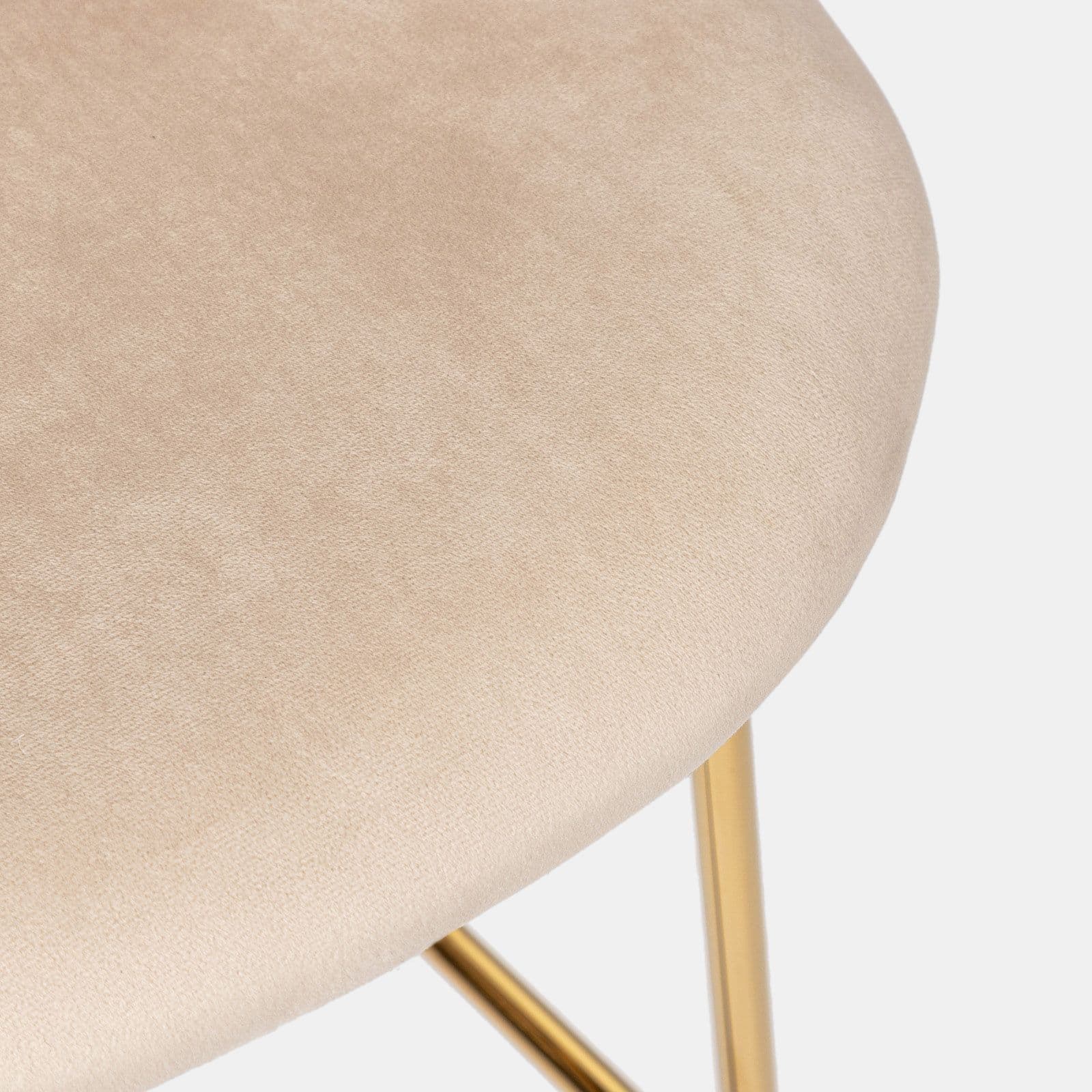 Sgabello in velluto beige con gambe e poggiapiedi in metallo finitura oro - Zilla