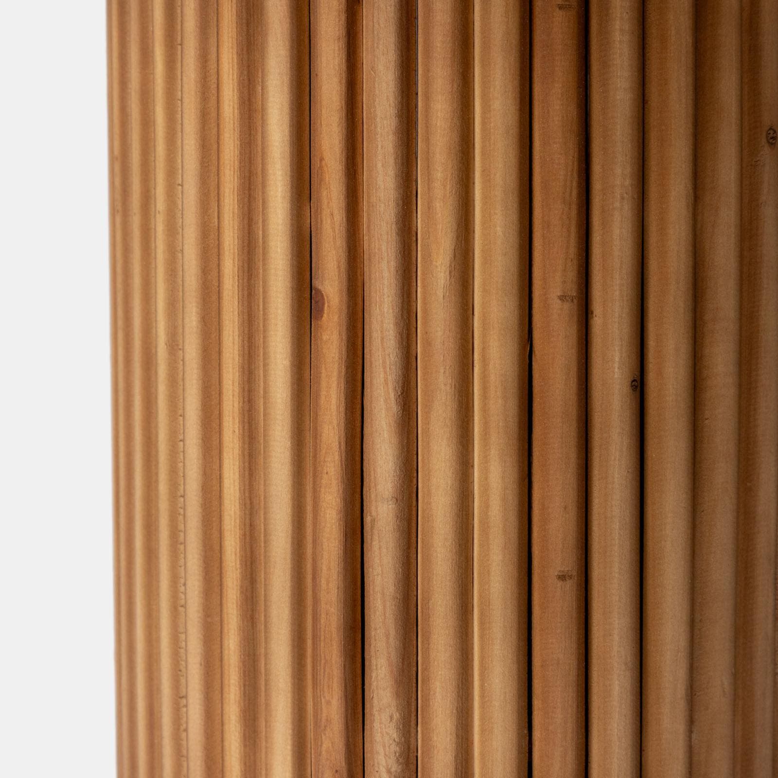 Tavolino rotondo 40 cm con top in rattan e base in legno naturale cannettato - Khalid