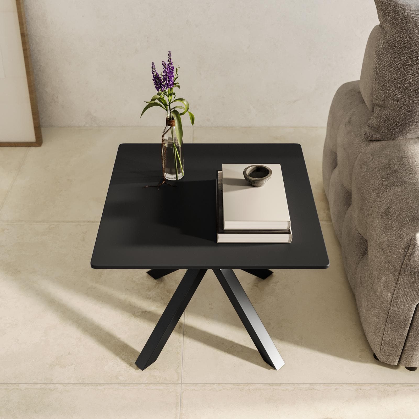 Tavolino 60x60 cm con top in ceramica nero opaco con gambe in metallo nero - Vitus
