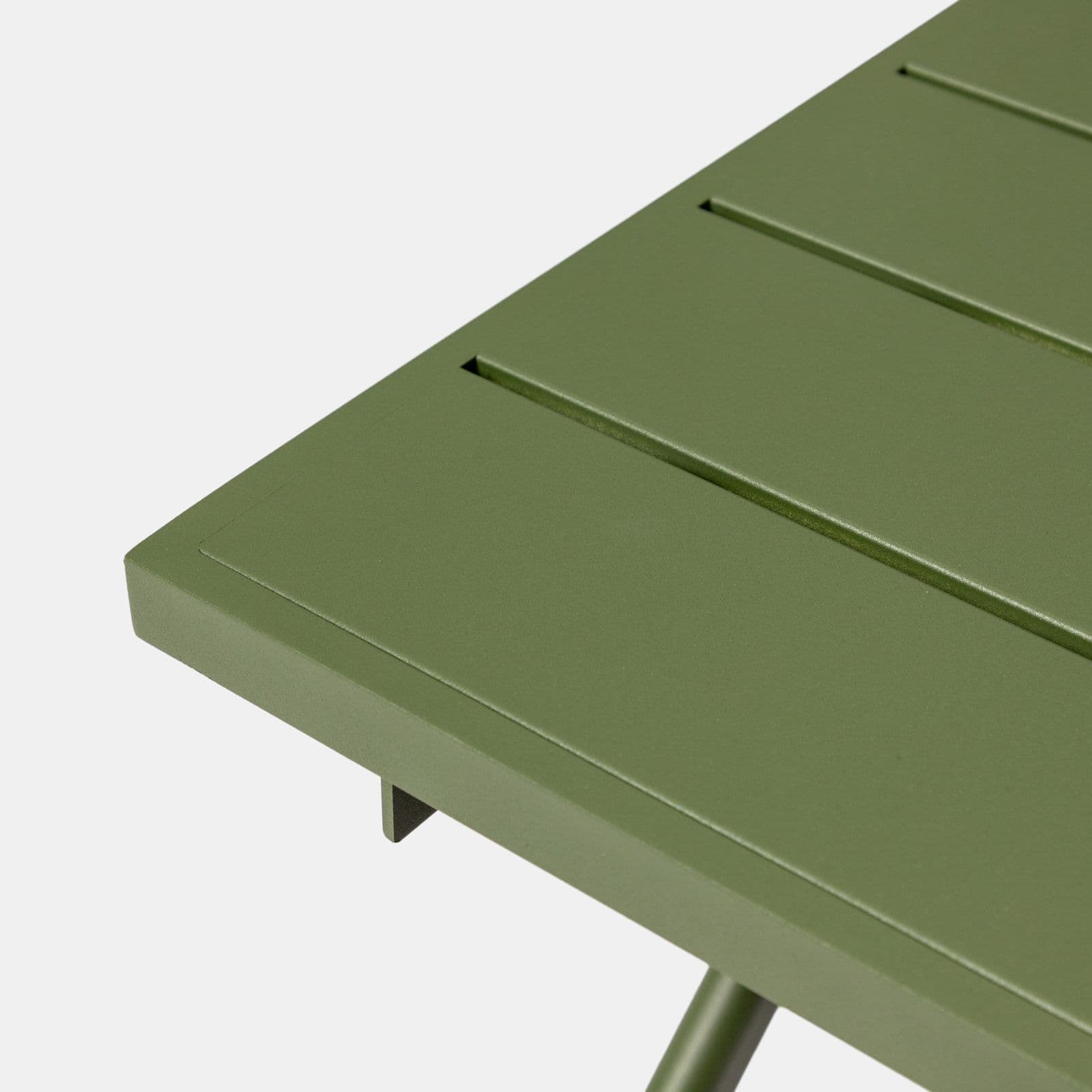 Tavolino da caffè con piano a doghe 44x43 cm in alluminio verde foresta - Jonit