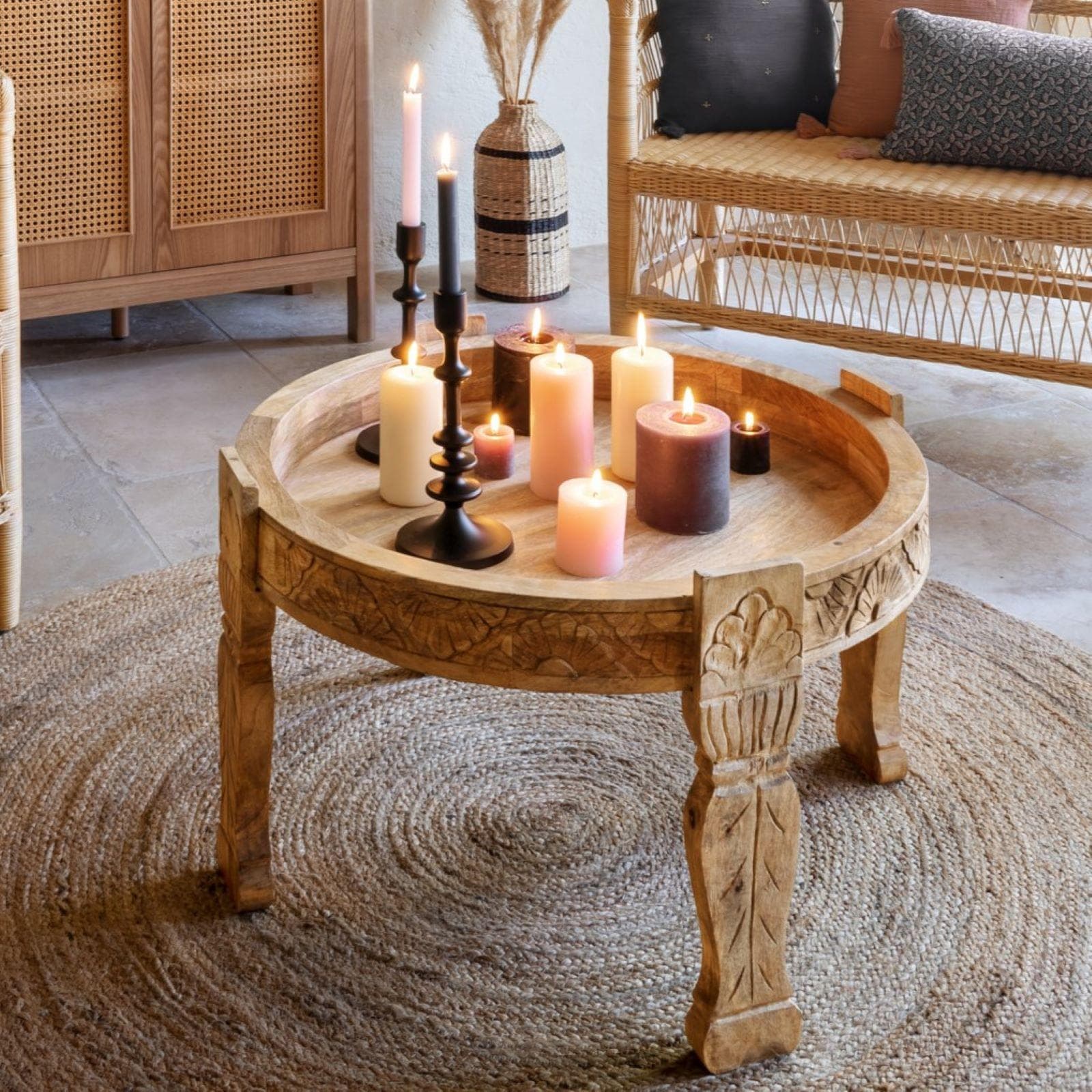 Tavolino rotondo 74 cm in legno di mango intagliato - Alienor