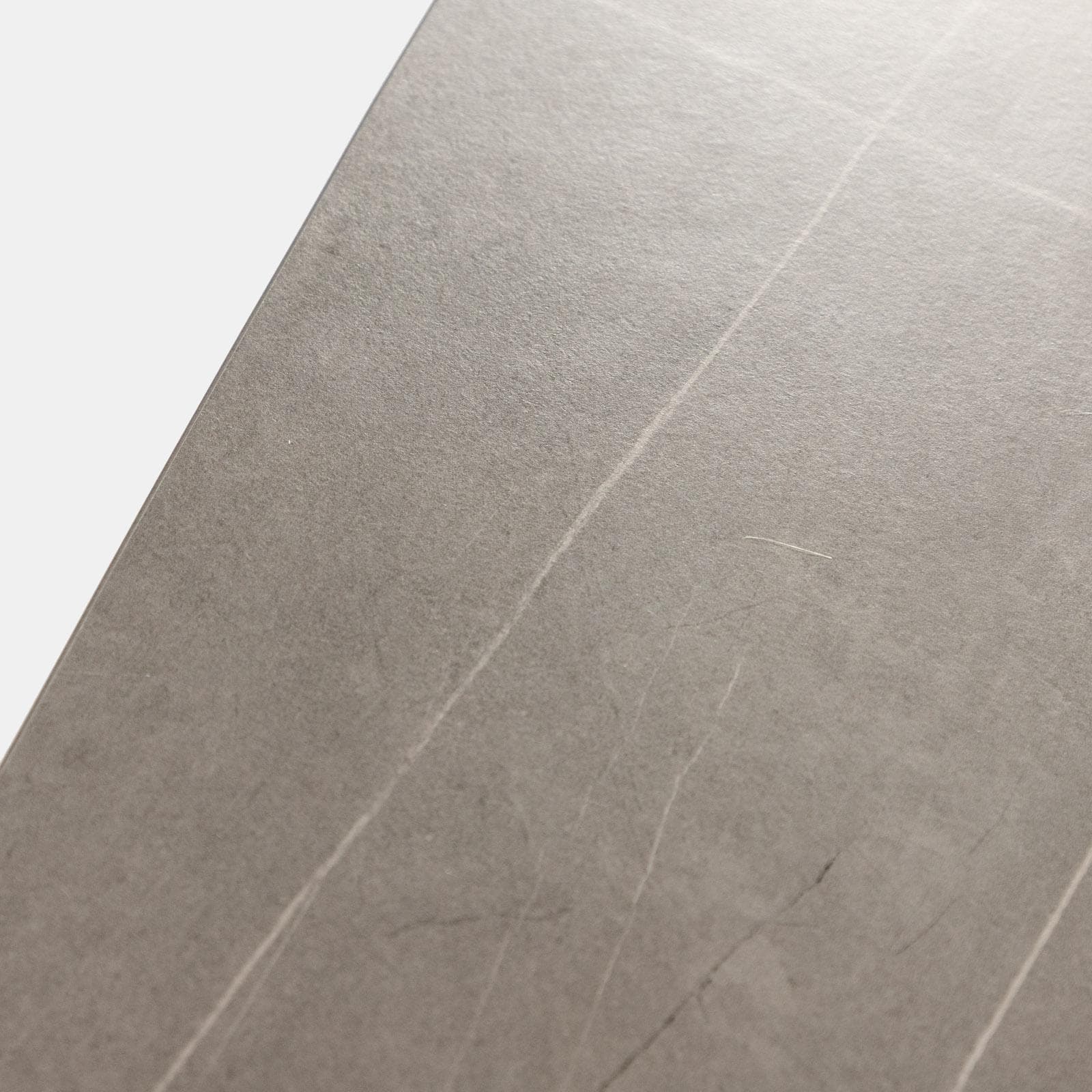 Tavolo 160x90 cm con piano in ceramica effetto marmo grigio e gambe nere - Civitas