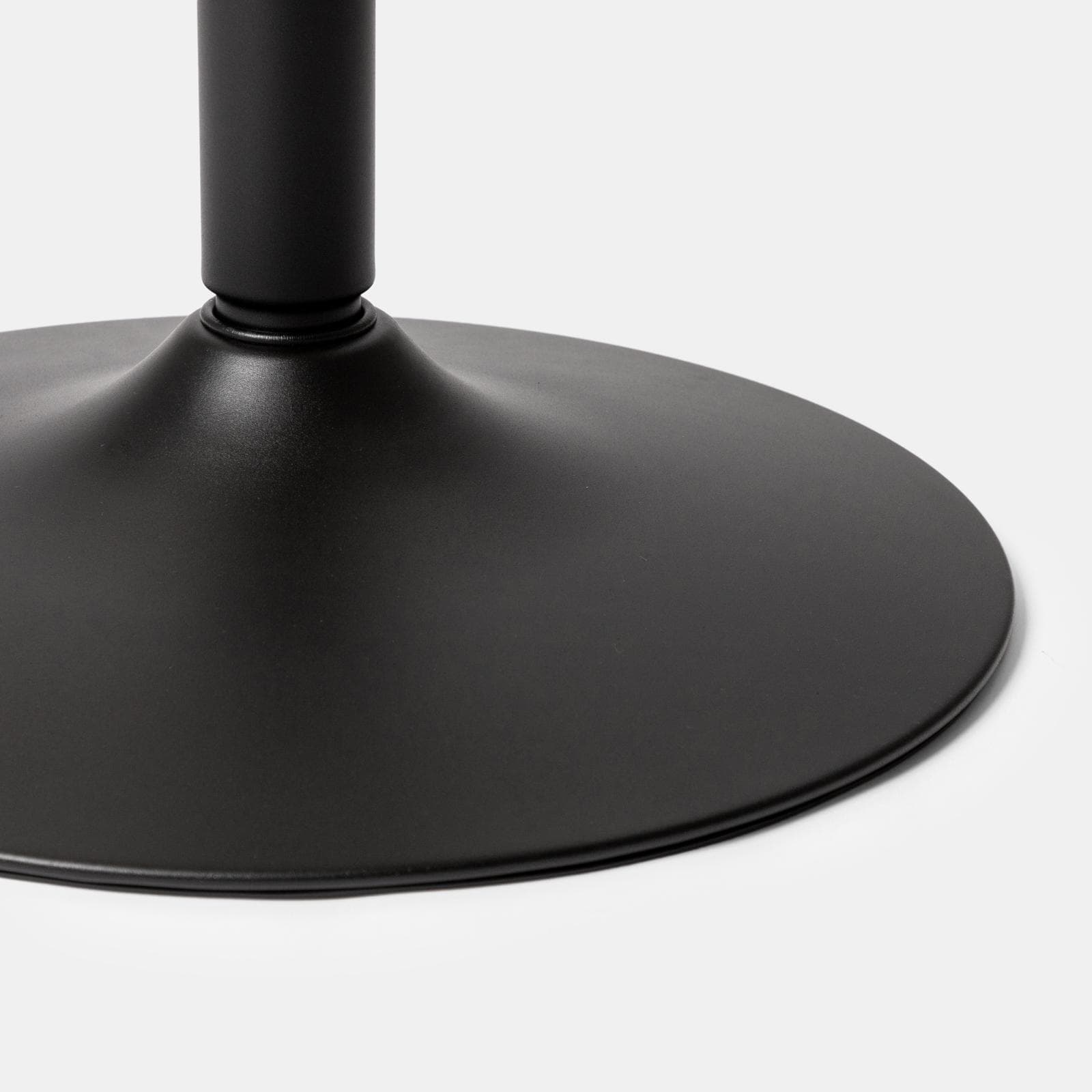 Tavolo alto rotondo 70 cm piano in rovere e metallo nero - Dynamo